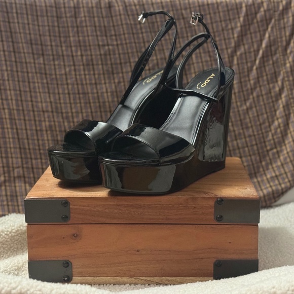 Aldo Shoes - SIZE 10 Aldo Black Wedges